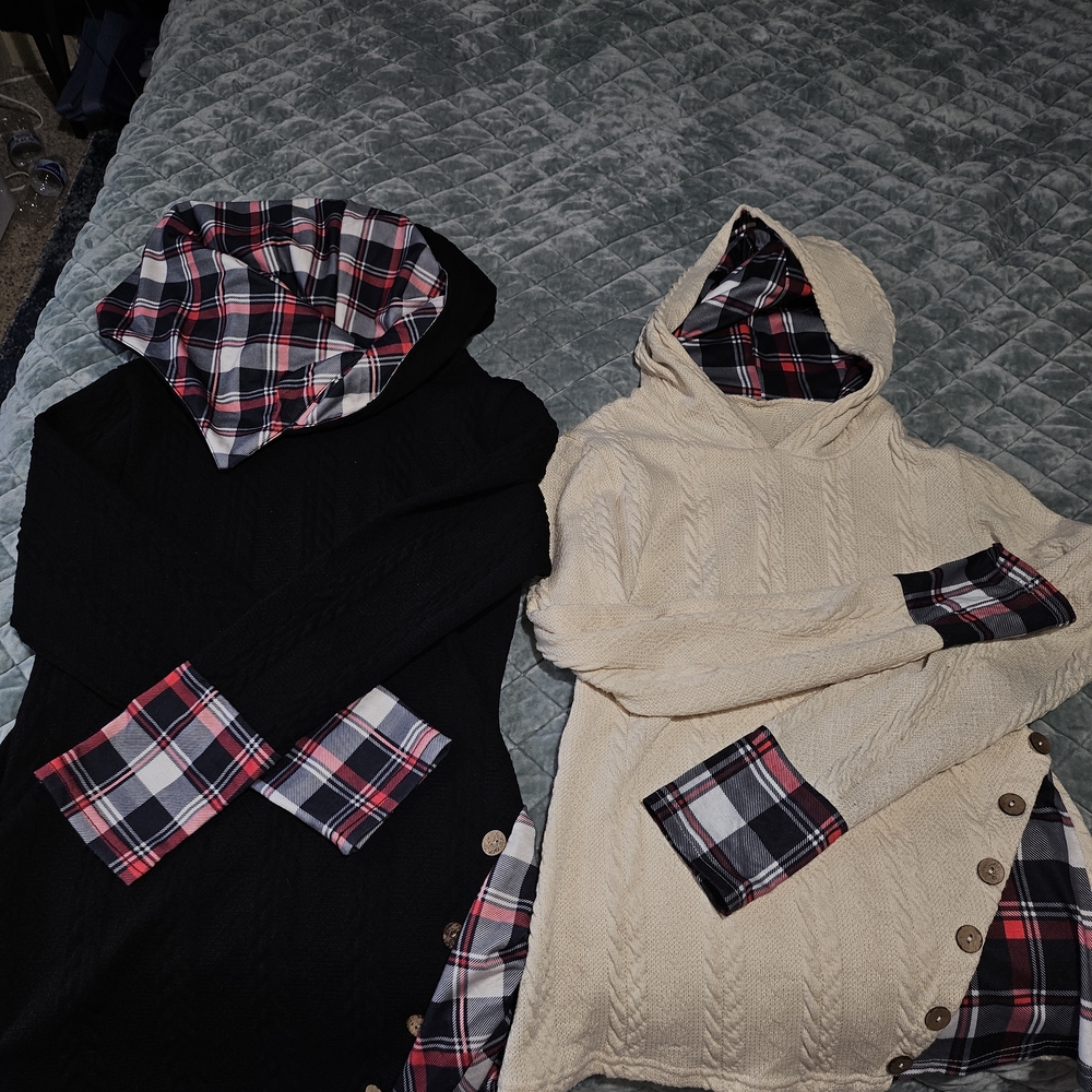 Plaid Lined Hooded Sweaters - Black and Cream
